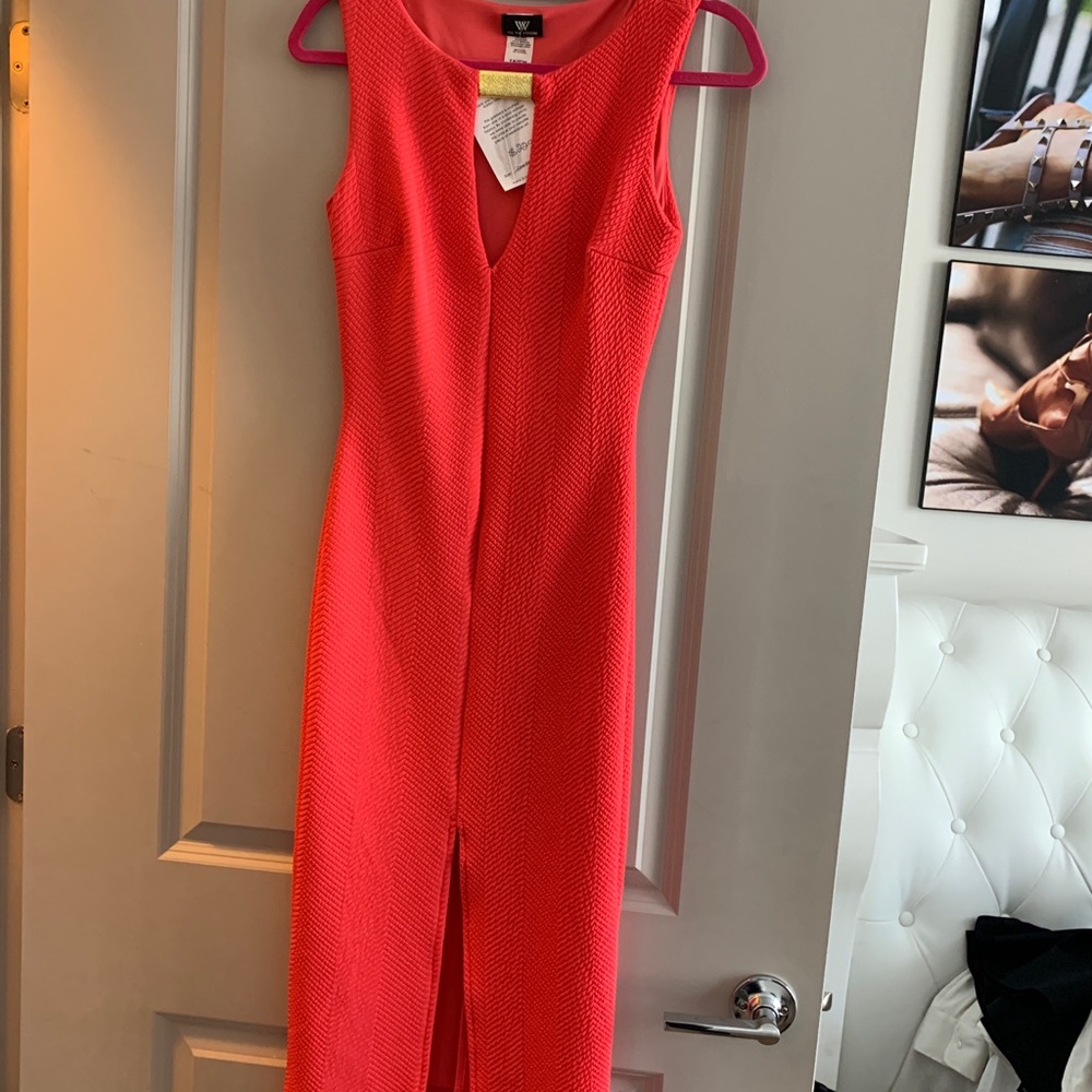 Midi dress. Form fitting. Original